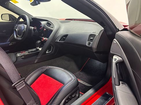 Used 2016 Chevrolet Corvette Z06 w/ Z07 Performance Package RWD image 31