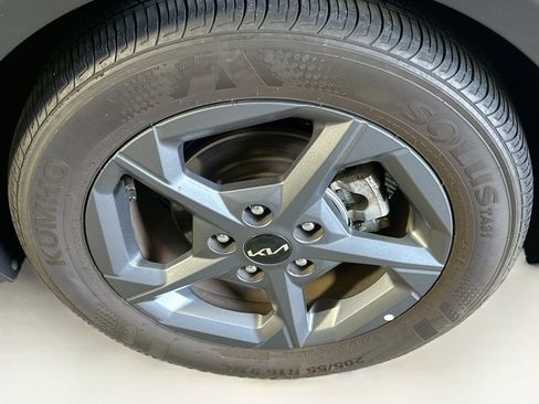 Used 2025 Kia K4 FWD image 11