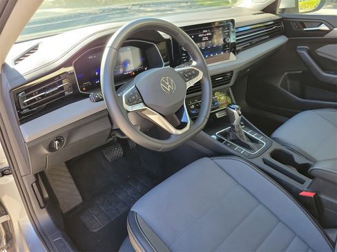 Used 2025 Volkswagen Jetta SE image 15