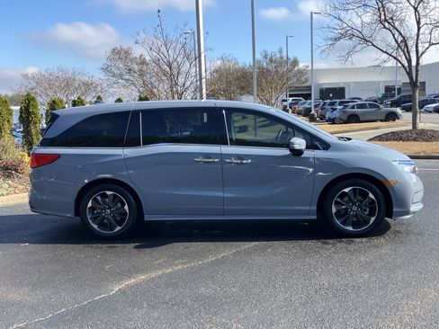 Certified 2024 Honda Odyssey Elite image 11