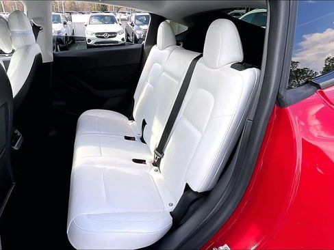 Used 2022 Tesla Model Y Performance image 19