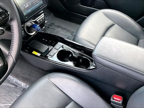Used 2022 Toyota Prius Prime XLE FWD image 16
