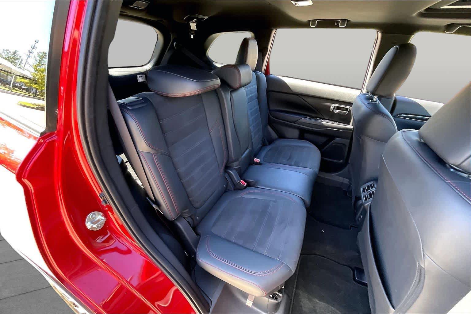 Used 2020 Mitsubishi Outlander LE FWD image 19