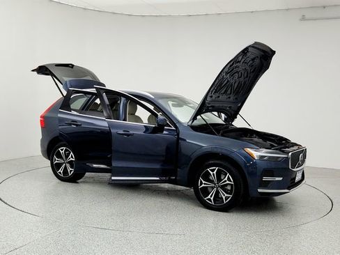 Certified 2022 Volvo XC60 T8 Inscription Expression w/ Climate Package image 10