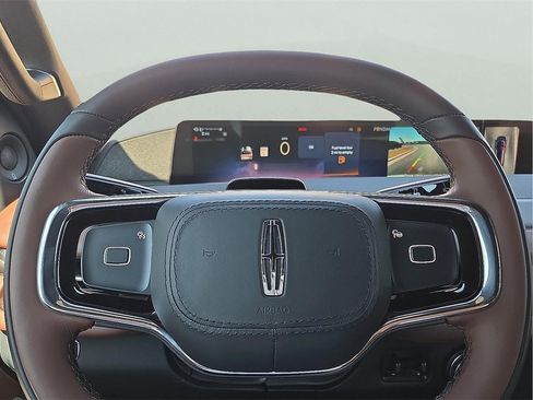 New 2025 Lincoln Navigator Reserve image 19