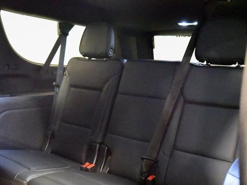 Used 2023 GMC Yukon XL Denali image 7