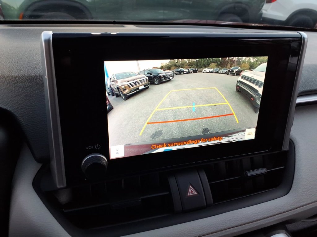 Used 2023 Toyota RAV4 XLE w/ Convenience Package FWD image 28