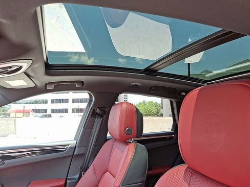 Used 2025 Porsche Macan image 16