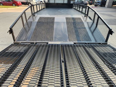 New 2025 Chevrolet Low Cab Forward image 32