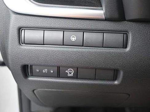 Used 2023 Nissan Rogue SV image 14