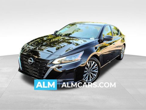 Used 2024 Nissan Altima 2.5 SV FWD image 1
