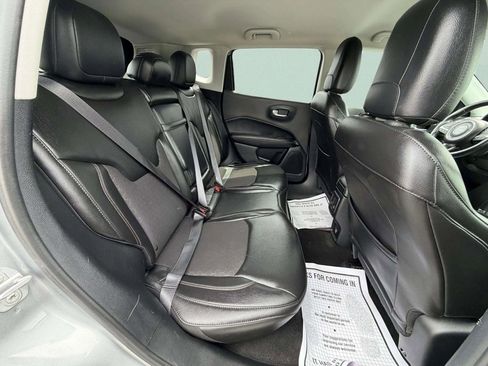 Used 2018 Jeep Compass Latitude AWD/4WD image 19