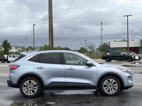 Certified 2022 Ford Escape SEL FWD image 3