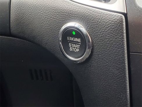 Used 2015 Ford Edge SEL w/ Equipment Group 201A image 22