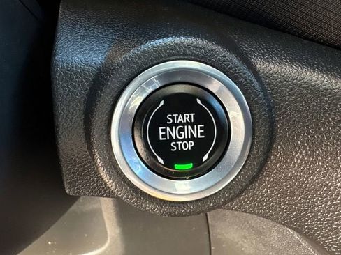 Used 2022 Chevrolet TrailBlazer RS w/ Technology Package image 31