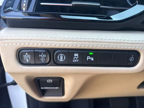 Used 2022 Acura MDX SH-AWD w/ Advance Package image 16