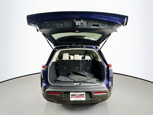 Used 2023 Nissan Pathfinder SV AWD/4WD image 34