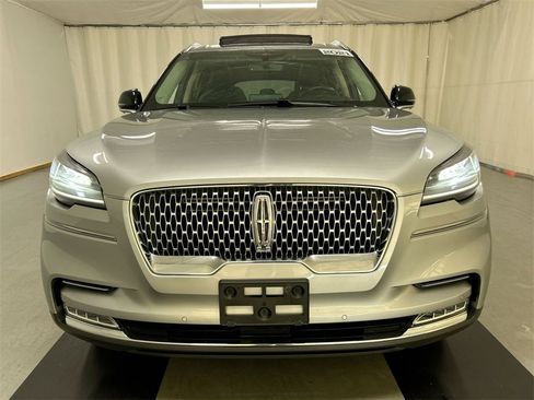 Used 2021 Lincoln Aviator Reserve w/ Elements Package Plus image 3