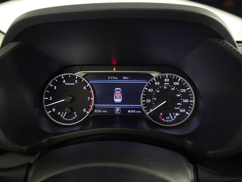 Used 2025 Nissan Sentra SR FWD image 11