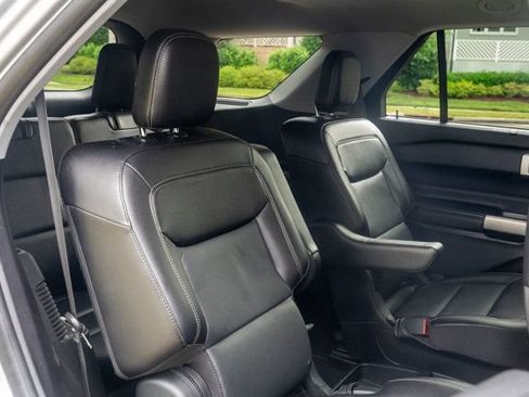 Used 2021 Ford Explorer Limited w/ Hybrid Equipment Group 310A AWD/4WD image 54
