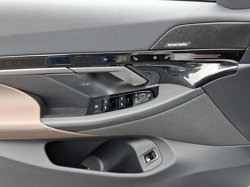 Certified 2026 BMW 530i xDrive w/ M Sport Package image 12