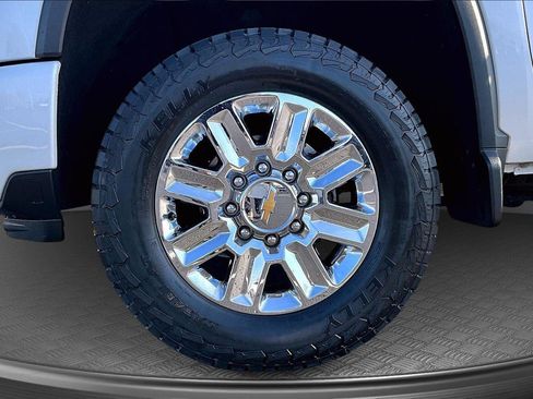 Used 2024 Chevrolet Silverado 2500 High Country w/ Technology Package image 10