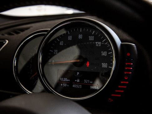 Used 2017 MINI Cooper Clubman image 9