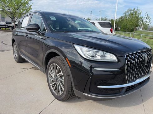 Used 2024 Lincoln Corsair Reserve w/ Equipment Group 201A AWD/4WD image 2