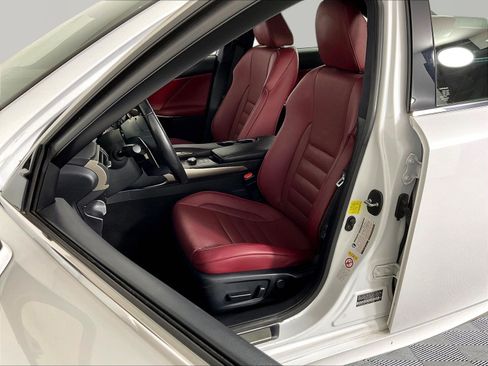 Used 2019 Lexus IS 300 F Sport w/ F Sport Package AWD/4WD image 21