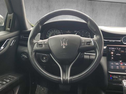 Used 2022 Maserati Quattroporte Modena Q4 image 11