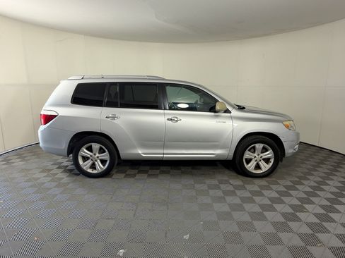 Used 2010 Toyota Highlander Limited FWD image 8