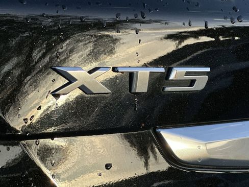 Used 2021 Cadillac XT5 Premium Luxury image 11