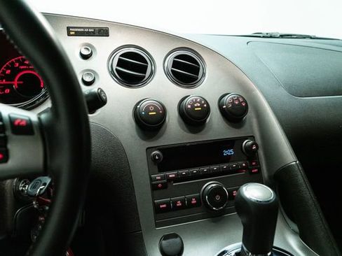 Used 2009 Pontiac Solstice GXP image 24