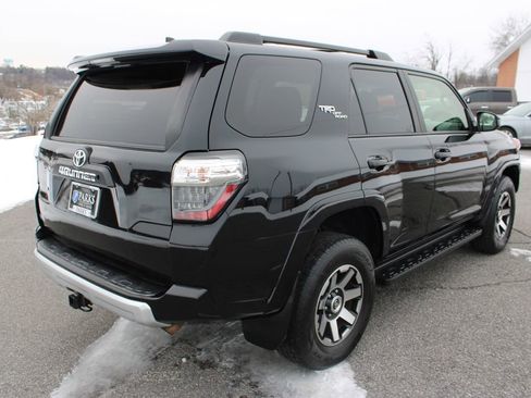 Used 2019 Toyota 4Runner TRD Off-Road image 9