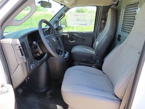 New 2026 Chevrolet Express 2500 w/ Driver Convenience Package RWD image 21
