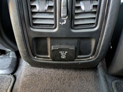 Used 2018 Jeep Grand Cherokee Altitude image 16