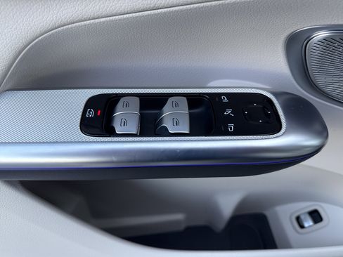 Certified 2025 Mercedes-Benz GLC 300 image 20