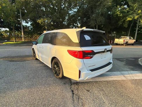 Used 2025 Honda Odyssey Sport-L image 3