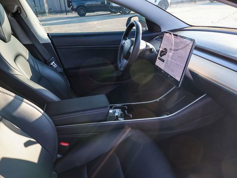 Used 2020 Tesla Model 3 Long Range image 17