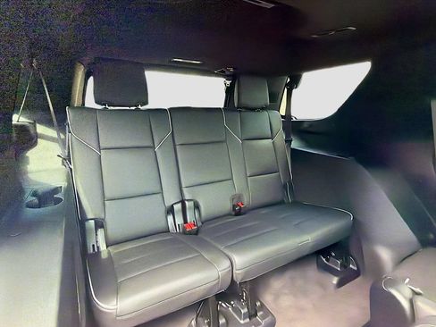 Used 2024 Cadillac Escalade Premium Luxury AWD/4WD image 22