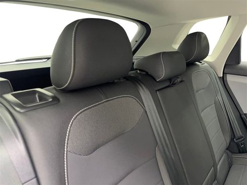 Used 2024 Volkswagen Taos SE image 41