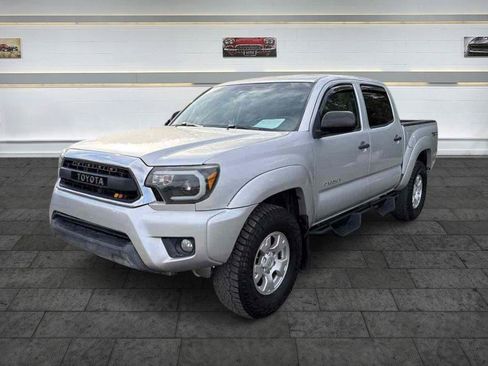 Used 2013 Toyota Tacoma PreRunner w/ TRD Off-Road Pkg RWD image 3