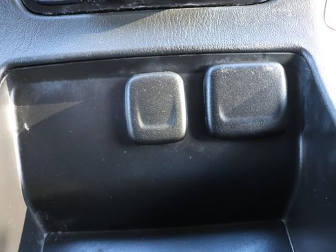 Used 2017 GMC Yukon XL SLT image 38