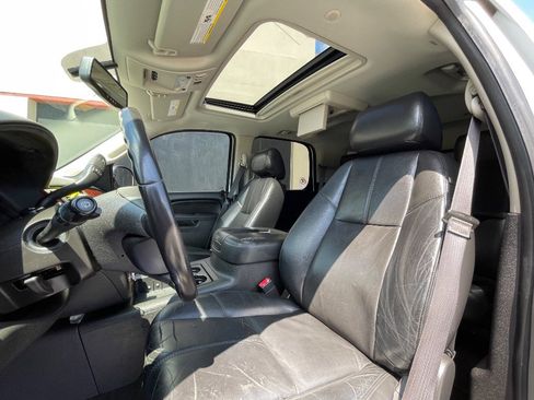 Used 2014 Chevrolet Tahoe LT w/ Luxury Package RWD image 43