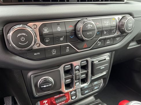 New 2026 Jeep Wrangler Unlimited Rubicon AWD/4WD image 41