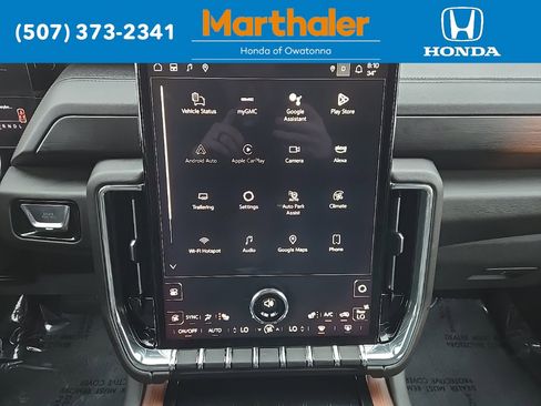 Used 2025 GMC Yukon XL Denali image 23