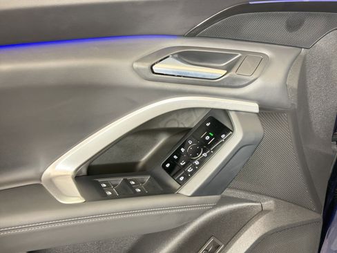 Used 2025 Audi Q5 Premium w/ Convenience Package image 14