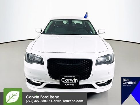 Used 2022 Chrysler 300 Touring L AWD/4WD image 2