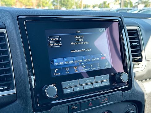 Used 2024 Nissan Frontier SV image 13