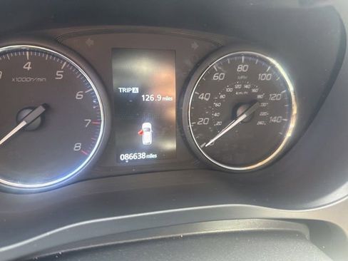 Used 2017 Mitsubishi Outlander GT AWD/4WD image 10